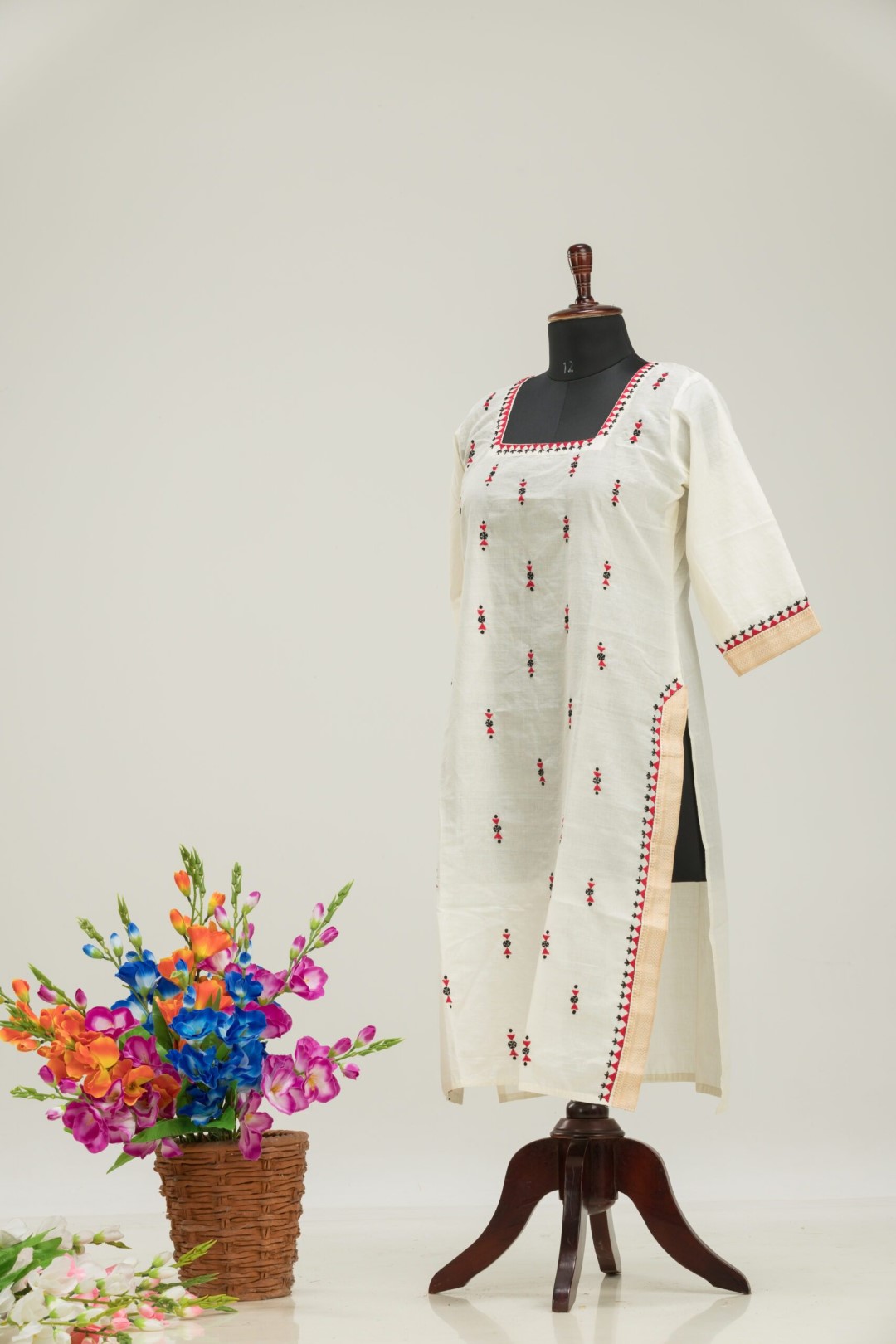 Hand Embroidered Mangalgiri Cotton Kurti
